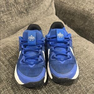 Nike slip on tennis shoes sz 11c